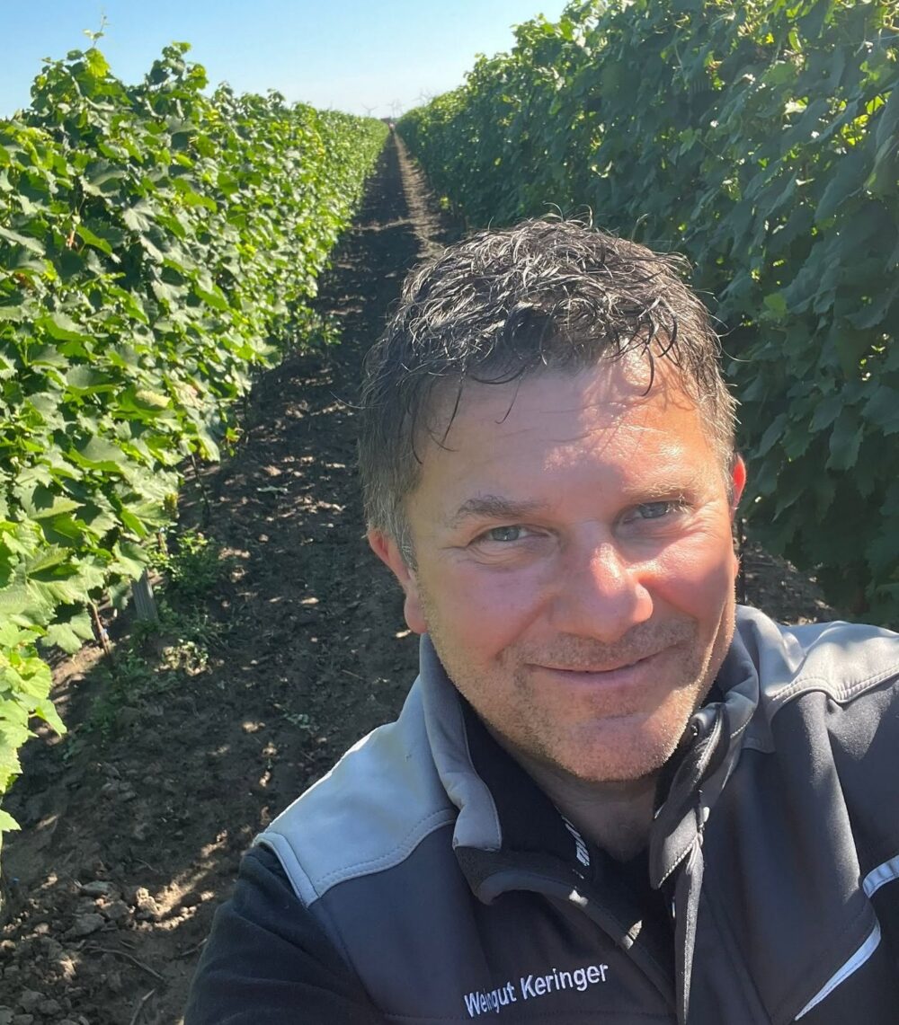 Robert Keringer im Weingarten, Weingut Keringer